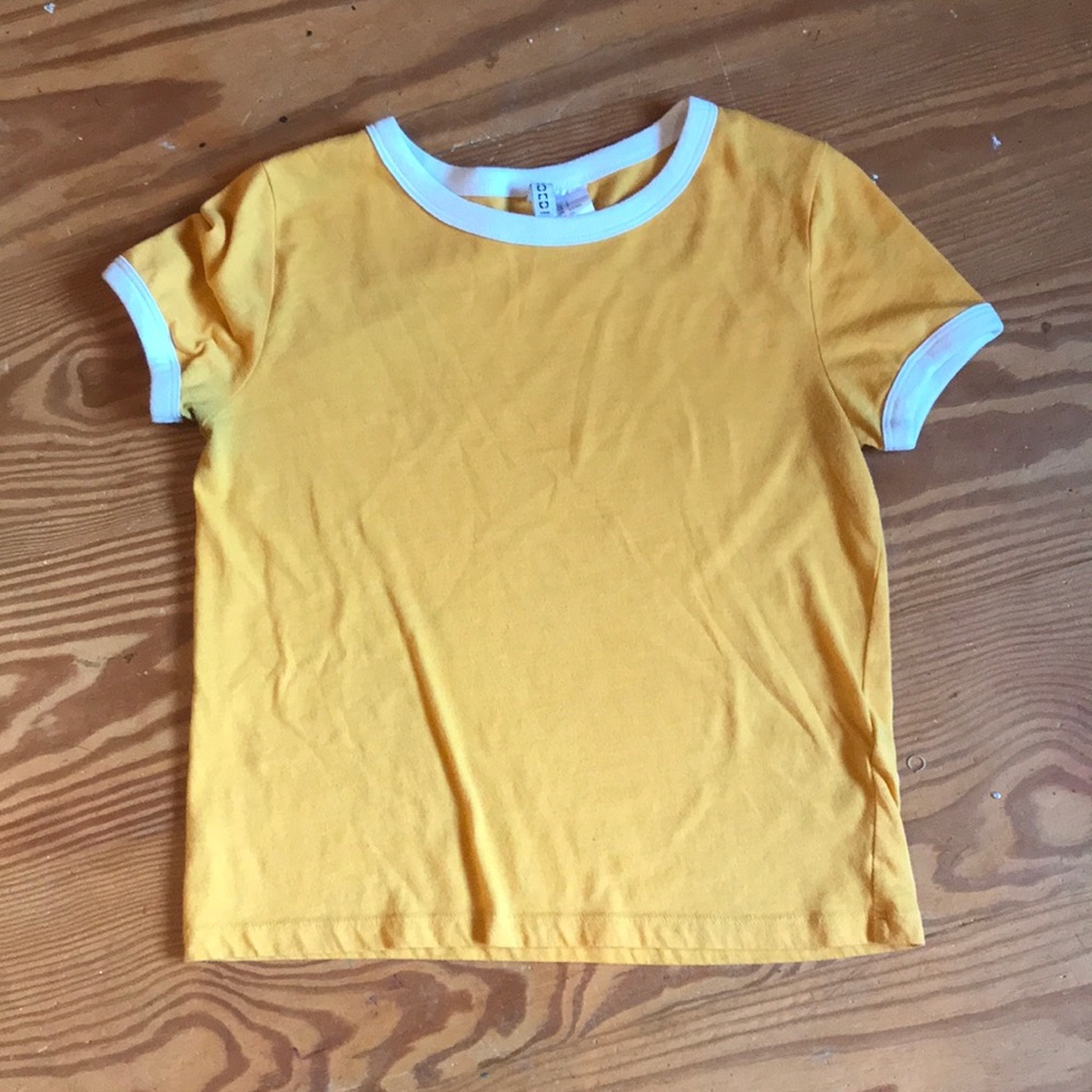 yellow t-shirt